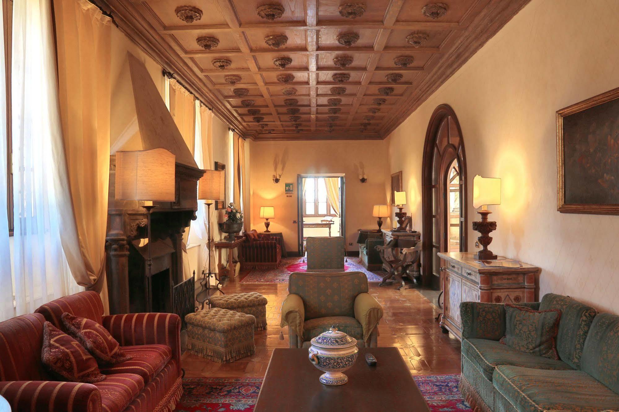 La Collegiata Hotel
